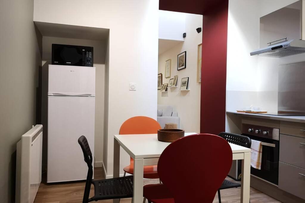 Le Duplex Des Quais Apartment Blois Bagian luar foto